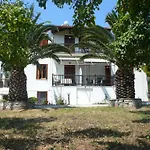 Liossis & Konukevi 3*