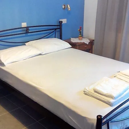 Liossis & Pensjonat Skopelos