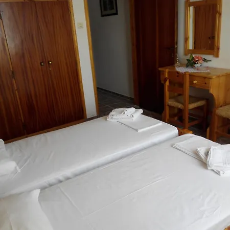 Liossis & * Skopelos Town