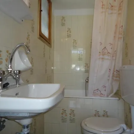 Guest house Liossis & Skopelos Town