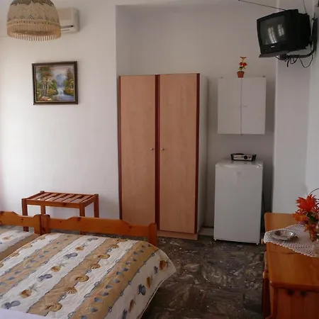 Guest house Liossis & Skopelos Town