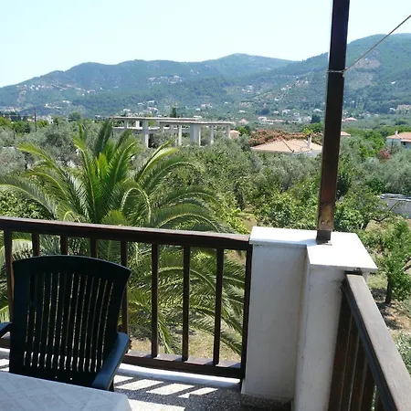 Liossis & Casa de hóspedes