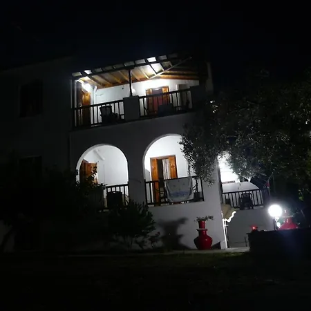 Guest house Liossis &