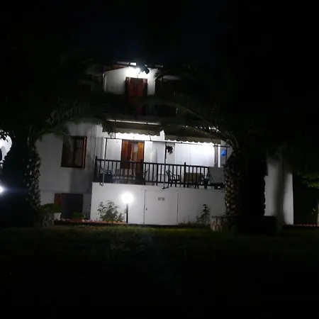 Liossis & Guest house *