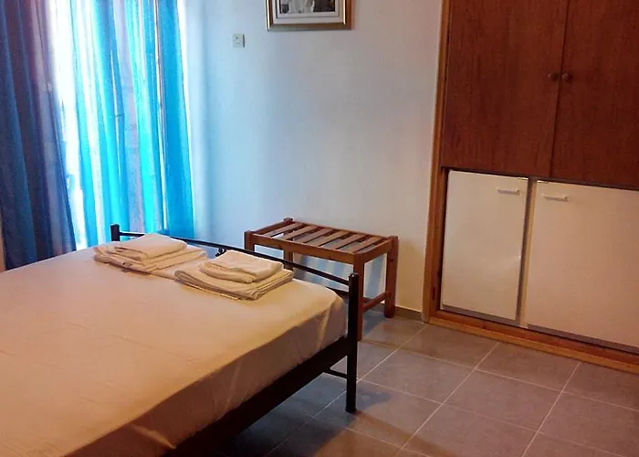 Guest house Liossis & Skopelos Town