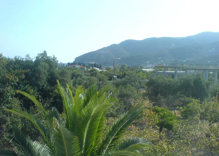 Guest house Liossis & 3*