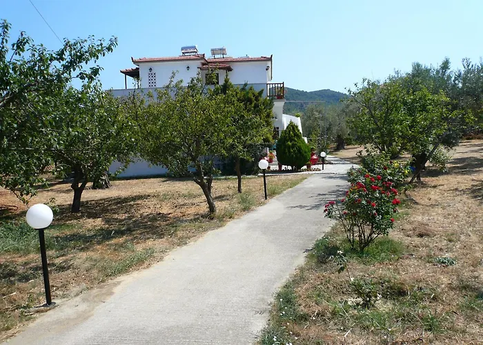 Guest house Liossis & 3*
