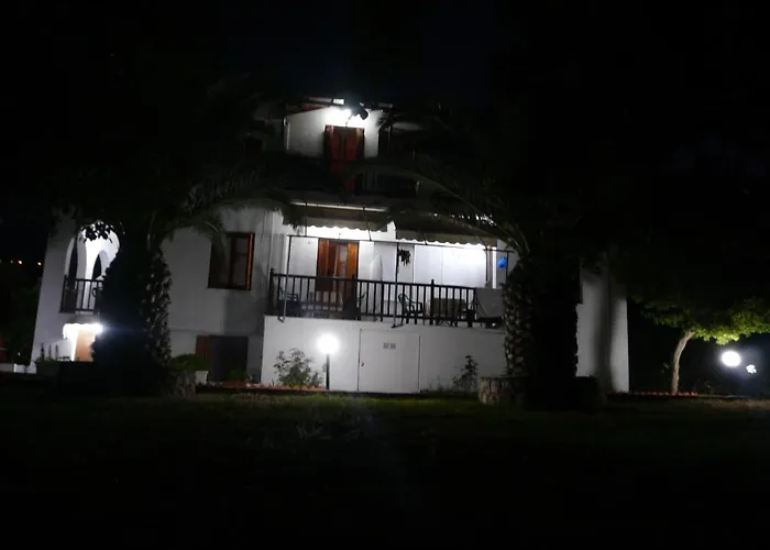 Liossis & Guest house 3*