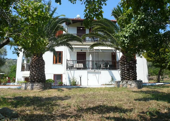 Liossis & Guest house 3*