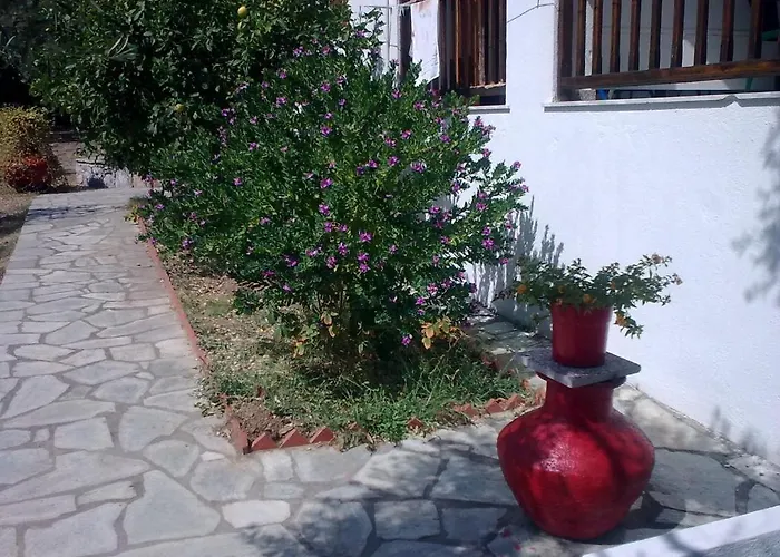 Liossis & 3* Skopelos Town